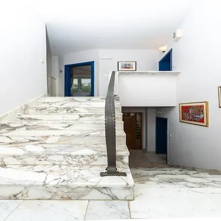 Vila Piano - Four Bedroom With Terrace And Swimming Pool