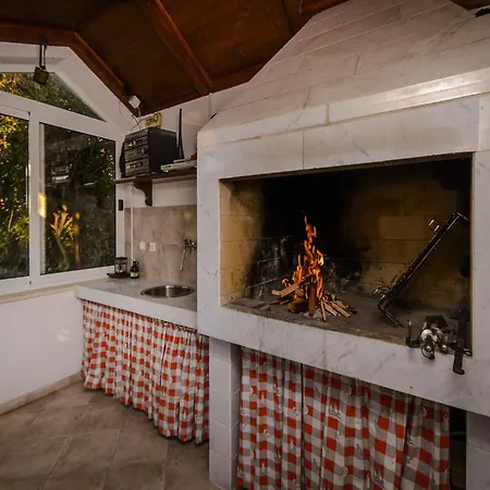 Vila Piano - Four Bedroom With Terrace And Swimming Pool Mlini