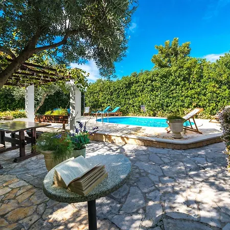 Piano - Four Bedroom With Terrace And Swimming Pool *