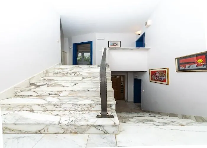 Villa Piano - Four Bedroom With Terrace And Swimming Pool