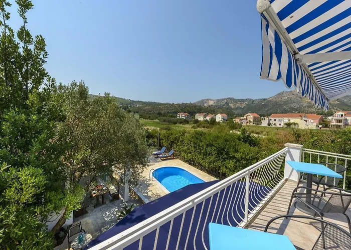Villa Piano - Four Bedroom With Terrace And Swimming Pool