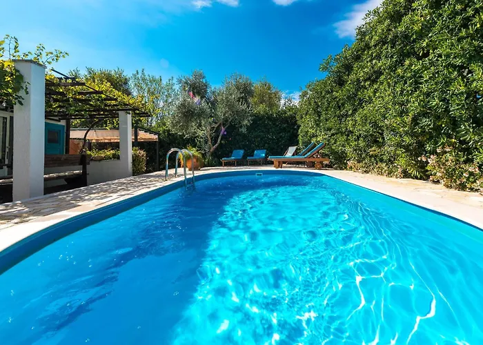 Villa Piano - Four Bedroom With Terrace And Swimming Pool *