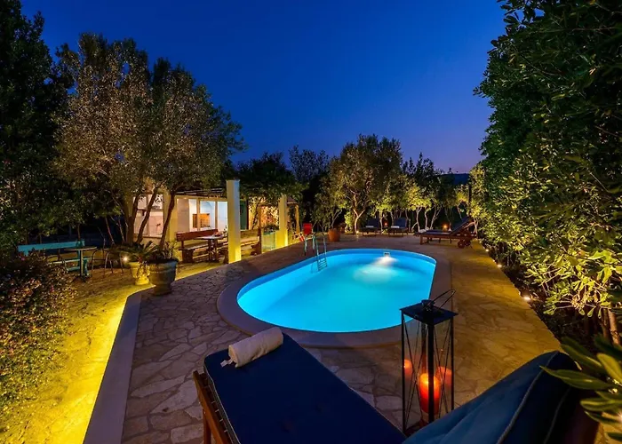 Villa Piano - Four Bedroom With Terrace And Swimming Pool *