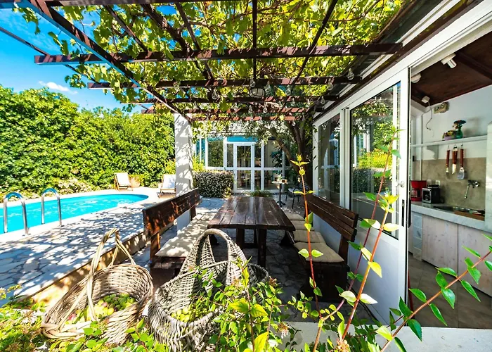 Villa Piano - Four Bedroom With Terrace And Swimming Pool