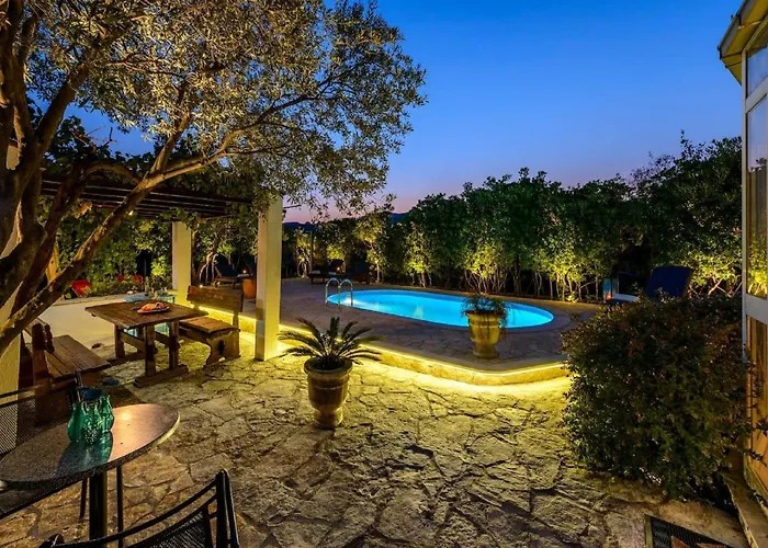 Villa Piano - Four Bedroom With Terrace And Swimming Pool *