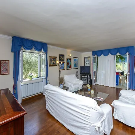 Piano - Four Bedroom With Terrace And Swimming Pool Вилла