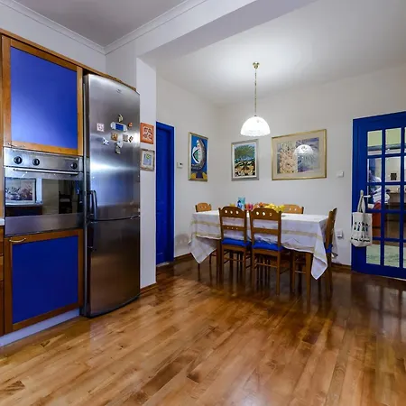 Вилла Piano - Four Bedroom With Terrace And Swimming Pool *
