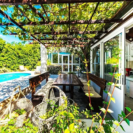 Piano - Four Bedroom With Terrace And Swimming Pool Вилла Млини