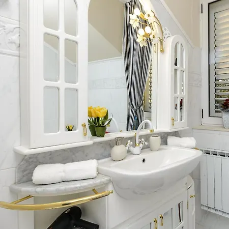 Вилла Piano - Four Bedroom With Terrace And Swimming Pool *