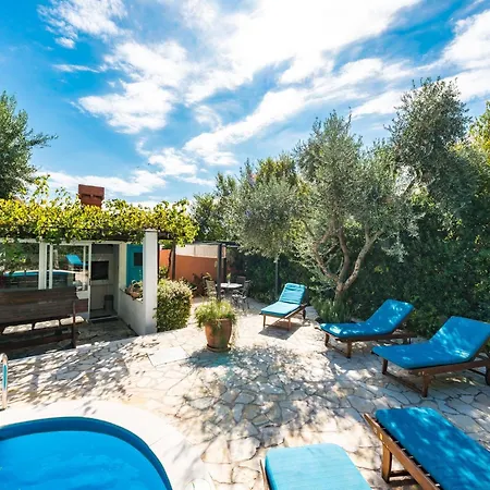 Piano - Four Bedroom With Terrace And Swimming Pool Вилла Млини