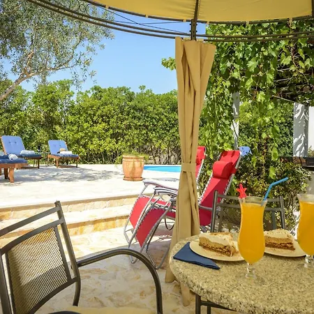Piano - Four Bedroom With Terrace And Swimming Pool Вилла Млини