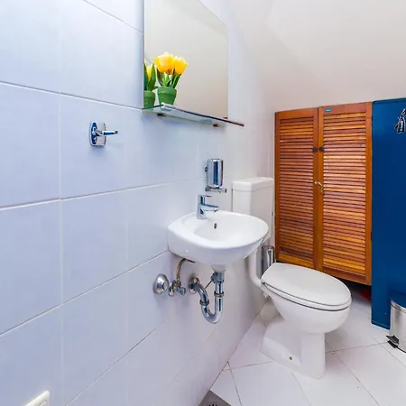 Piano - Four Bedroom With Terrace And Swimming Pool *