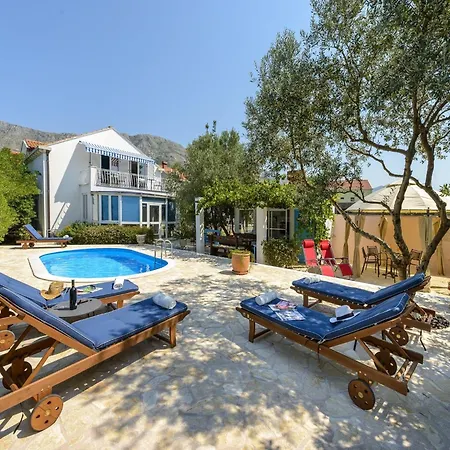 Вилла Piano - Four Bedroom With Terrace And Swimming Pool *