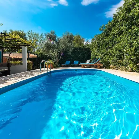 Вилла Piano - Four Bedroom With Terrace And Swimming Pool *