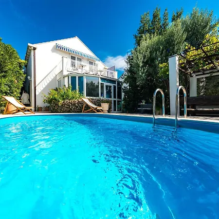 Piano - Four Bedroom With Terrace And Swimming Pool Вилла Млини