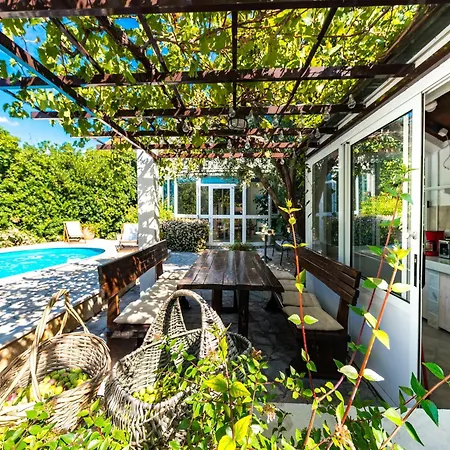 Вилла Piano - Four Bedroom With Terrace And Swimming Pool