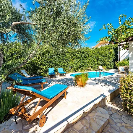 Piano - Four Bedroom With Terrace And Swimming Pool Вилла Млини