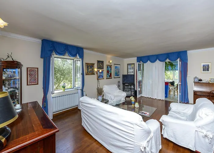 Piano - Four Bedroom With Terrace And Swimming Pool Willa