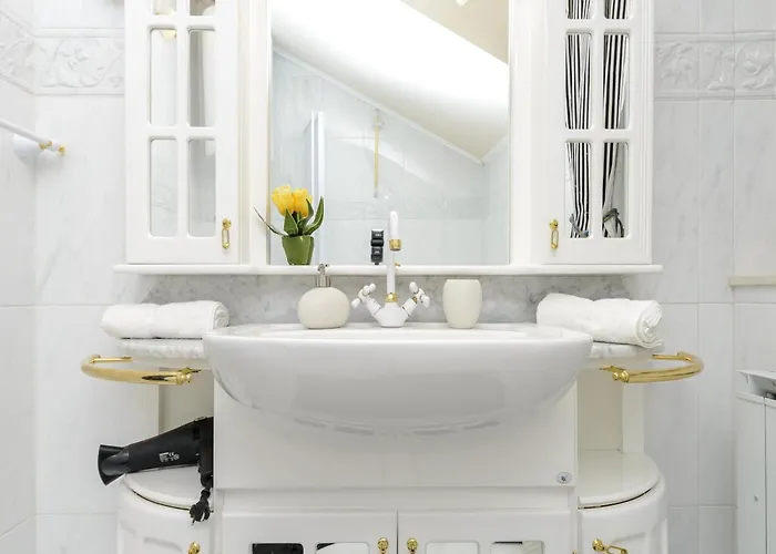 Willa Piano - Four Bedroom With Terrace And Swimming Pool Mlini