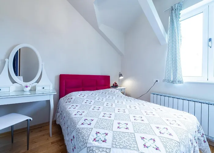 Willa Piano - Four Bedroom With Terrace And Swimming Pool Mlini