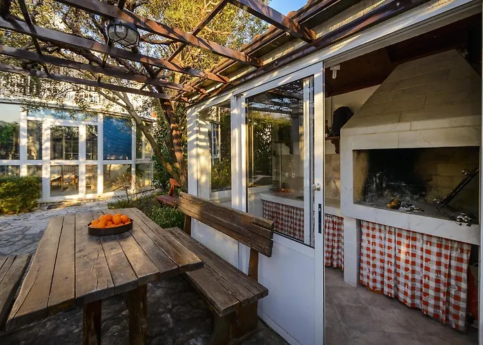 Piano - Four Bedroom With Terrace And Swimming Pool Willa