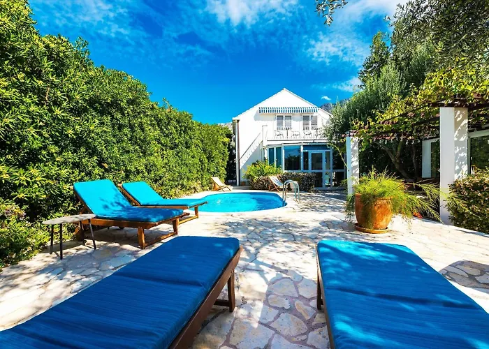 Piano - Four Bedroom With Terrace And Swimming Pool Willa Mlini