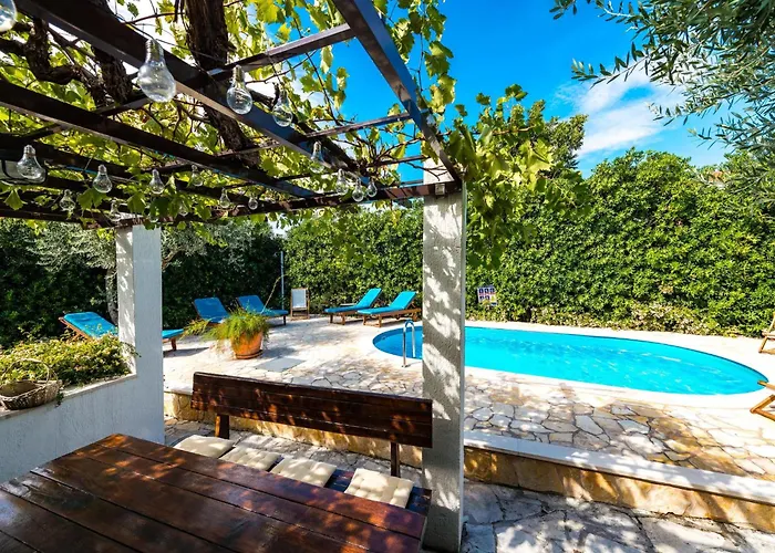 Willa Piano - Four Bedroom With Terrace And Swimming Pool Mlini